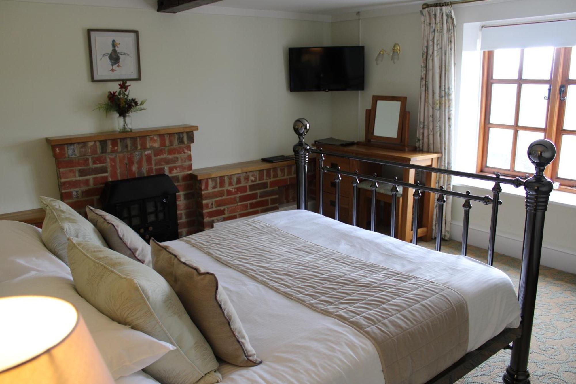 The Chequers Inn Rookley エクステリア 写真